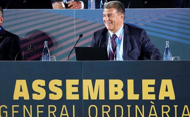 Laporta aplaza la asamblea antes de votaciones clave como el Espai Barça