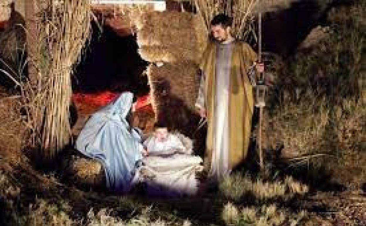 La asociación cultural belén viviente de Alcanadre recopila material para exponer