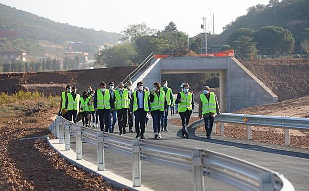 Imagen principal - La Ronda Sur «va en plazo» y estará finalizada antes de que se libere la autopista en 2026