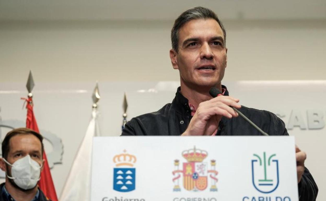 Pedro Sánchez, durante su quinta visita a La Palma. 