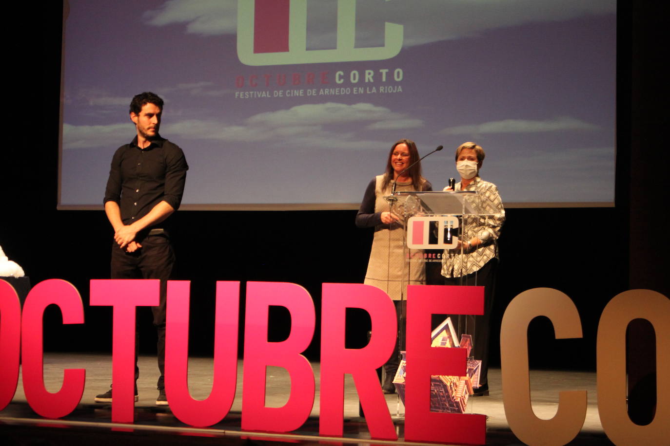 El 23 Festival de Cine entregó el premio Ciudad de Arnedo a Aura Garrido