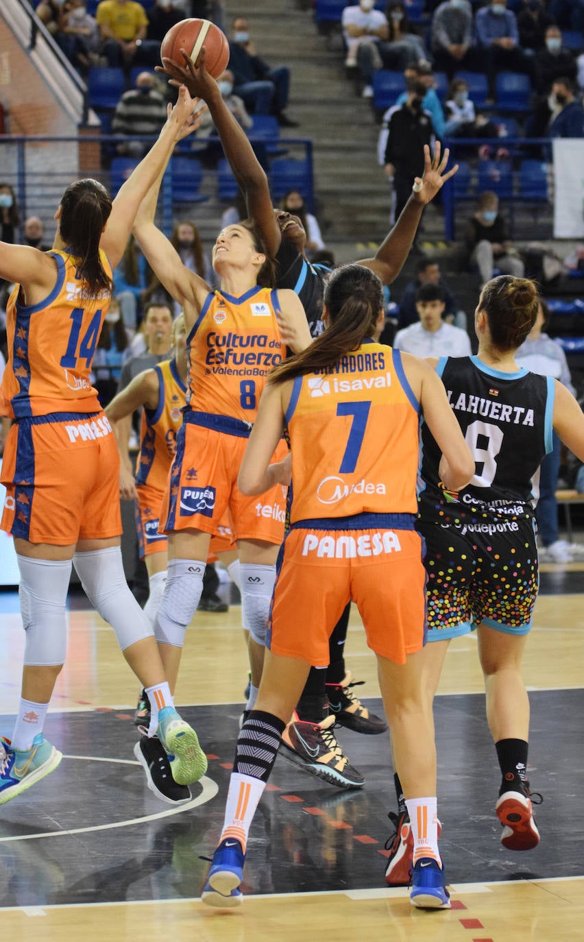 Las riojanas le han disputado el partido a las campeonas de la Supercopa de Europa, pero han acabado muriendo en la orilla