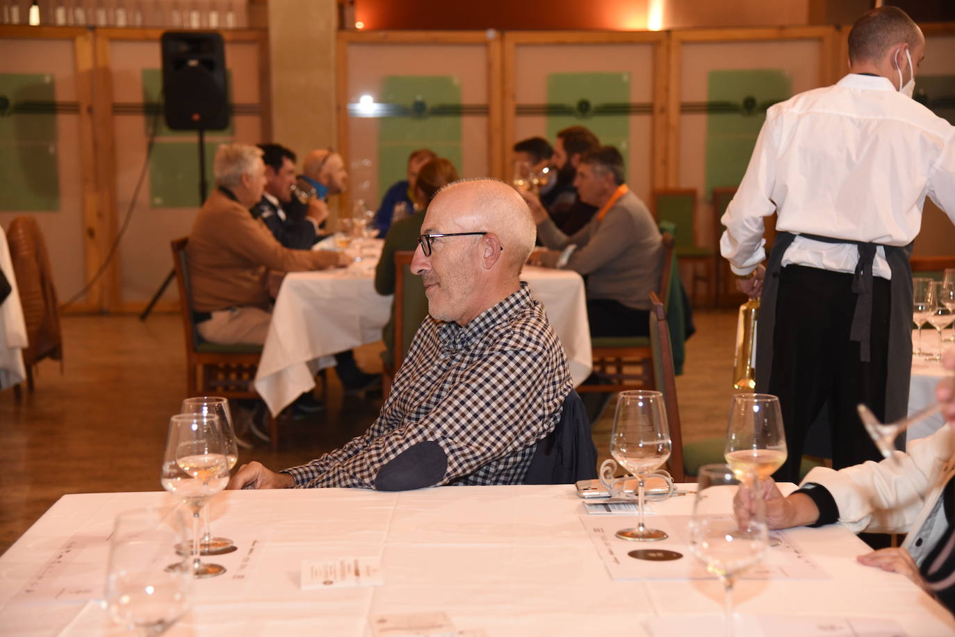 Los participantes en el torneo Finca de los Arandinos de la Liga de Golf y Vino, organizado por lomejordelvinoerioja.com, disfrutaron de los vinos de la bodega tras la jornada de juego.