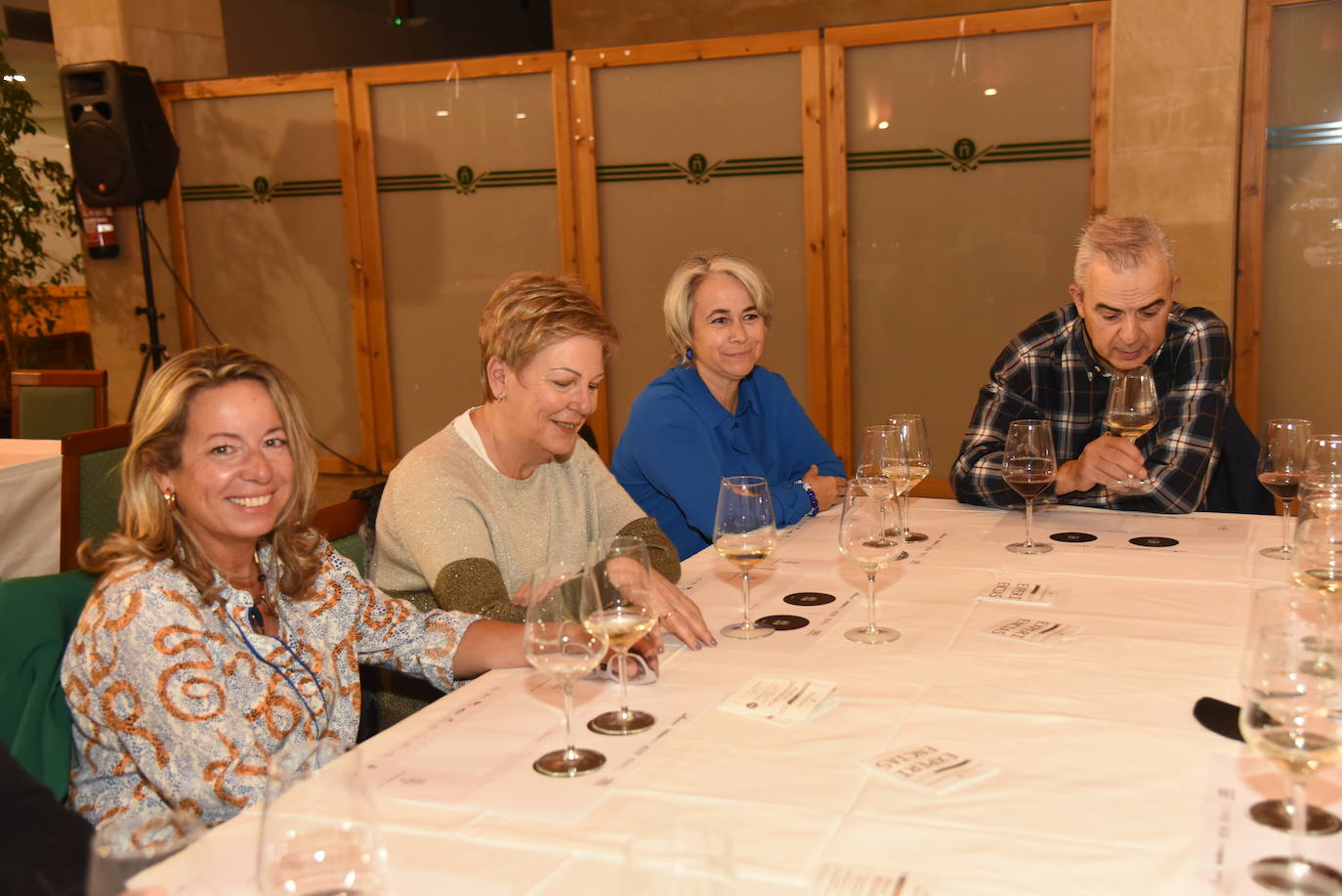 Los participantes en el torneo Finca de los Arandinos de la Liga de Golf y Vino, organizado por lomejordelvinoerioja.com, disfrutaron de los vinos de la bodega tras la jornada de juego.