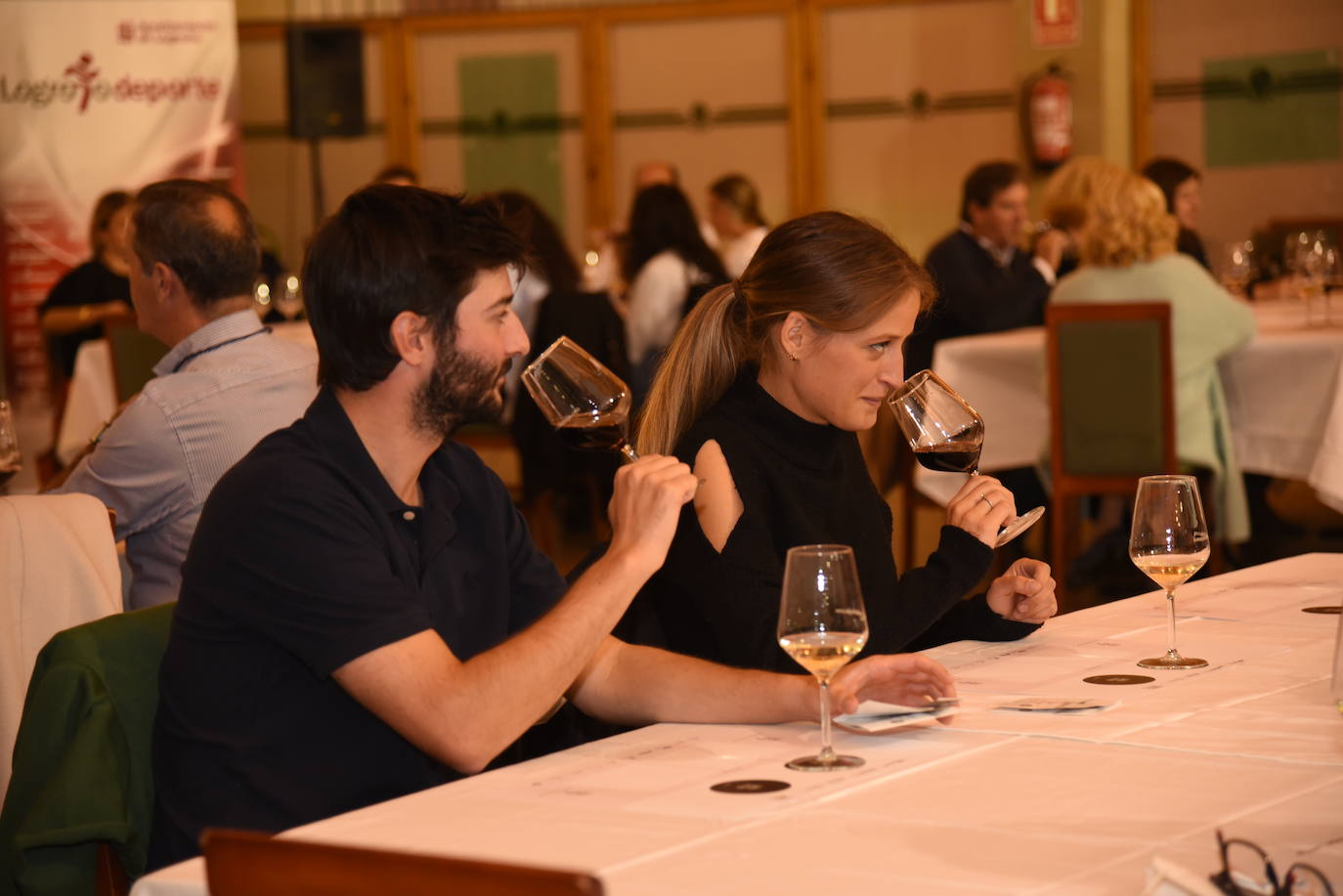 Los participantes en el torneo Finca de los Arandinos de la Liga de Golf y Vino, organizado por lomejordelvinoerioja.com, disfrutaron de los vinos de la bodega tras la jornada de juego.