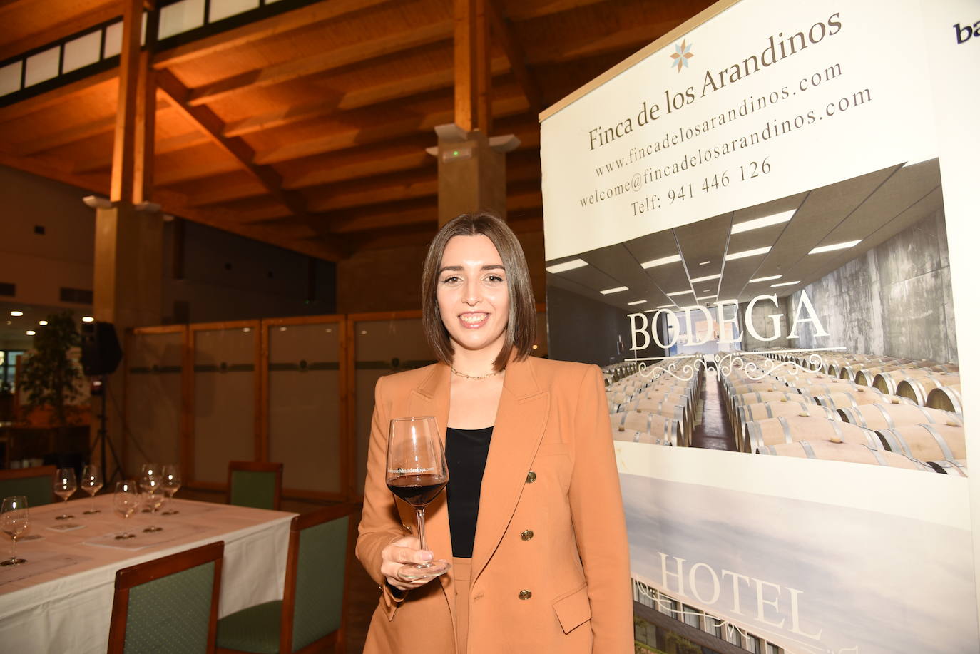 Los participantes en el torneo Finca de los Arandinos de la Liga de Golf y Vino, organizado por lomejordelvinoerioja.com, disfrutaron de los vinos de la bodega tras la jornada de juego.