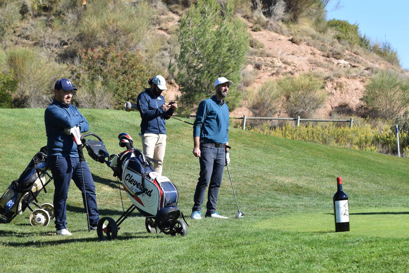 Los participantes en el torneo Bodegas Finca de los Arandinos de la Liga de Golf y Vino, organizado por lomejordelvinoerioja.com, disfrutaron de un gran día de juego en El Campo de Logroño.