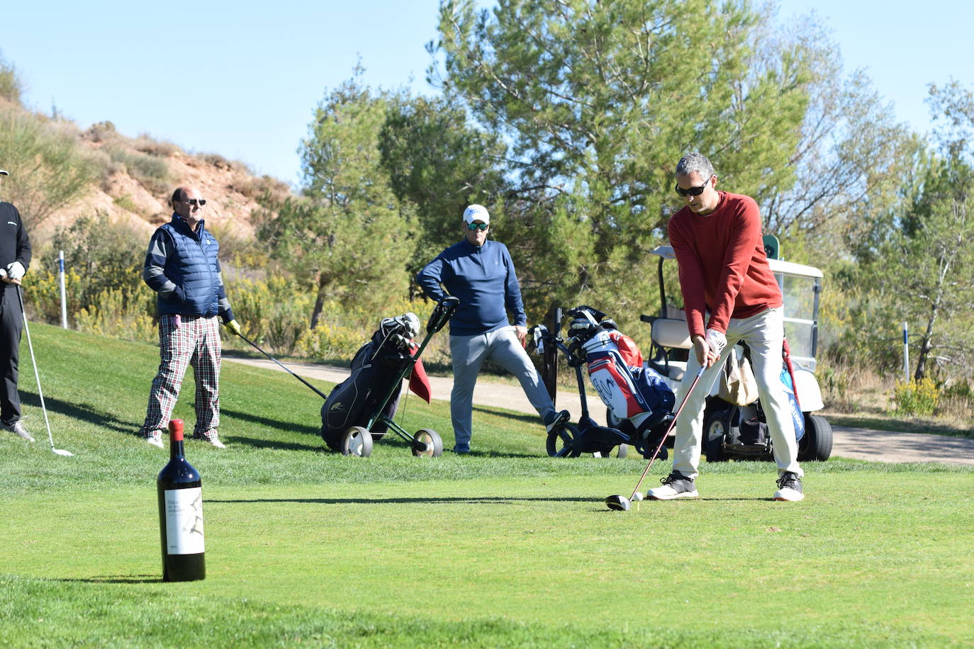 Los participantes en el torneo Bodegas Finca de los Arandinos de la Liga de Golf y Vino, organizado por lomejordelvinoerioja.com, disfrutaron de un gran día de juego en El Campo de Logroño.