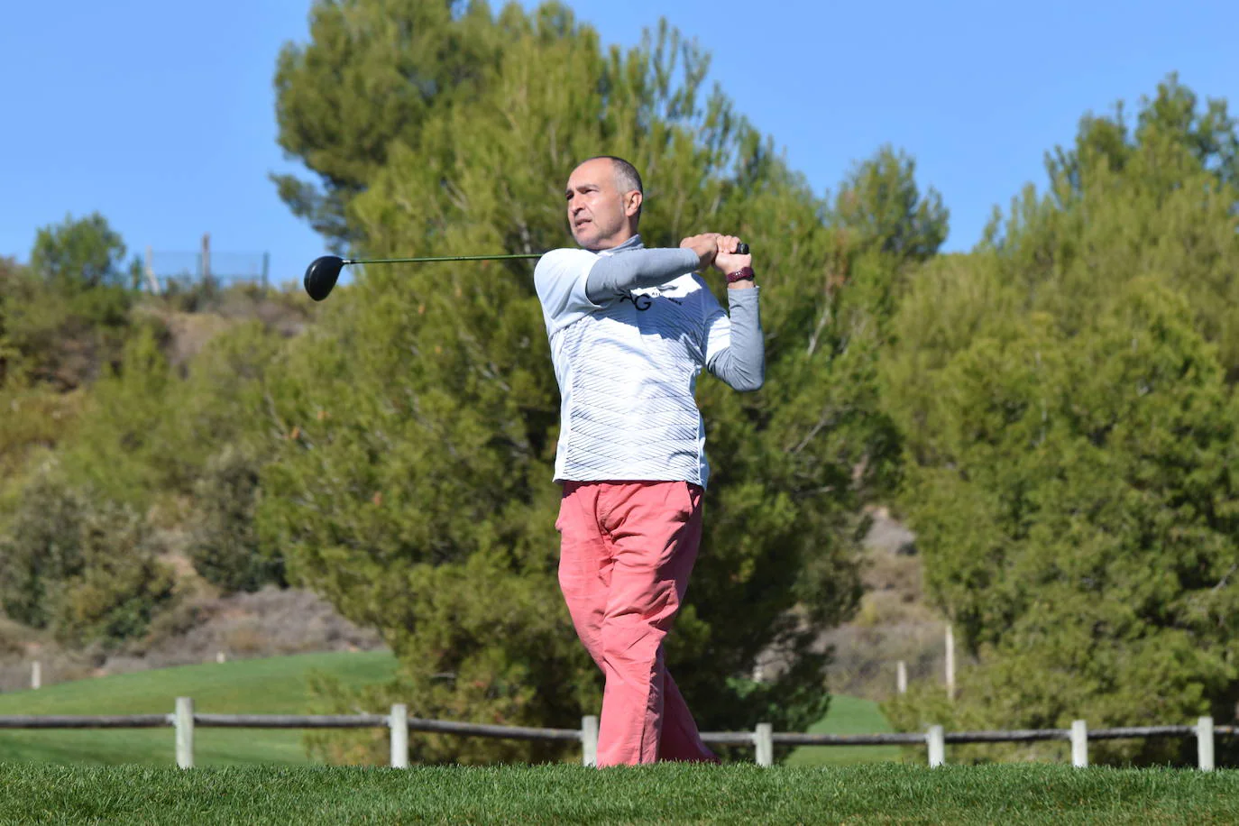 Los participantes en el torneo Bodegas Finca de los Arandinos de la Liga de Golf y Vino, organizado por lomejordelvinoerioja.com, disfrutaron de un gran día de juego en El Campo de Logroño.