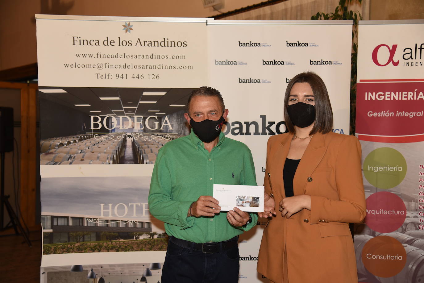 Los ganadores del torneo Bodegas Finca de los Arandinos de la Liga de Golf y Vino, organizado por lomejordelvinoerioja.com, recibieron sus premios.