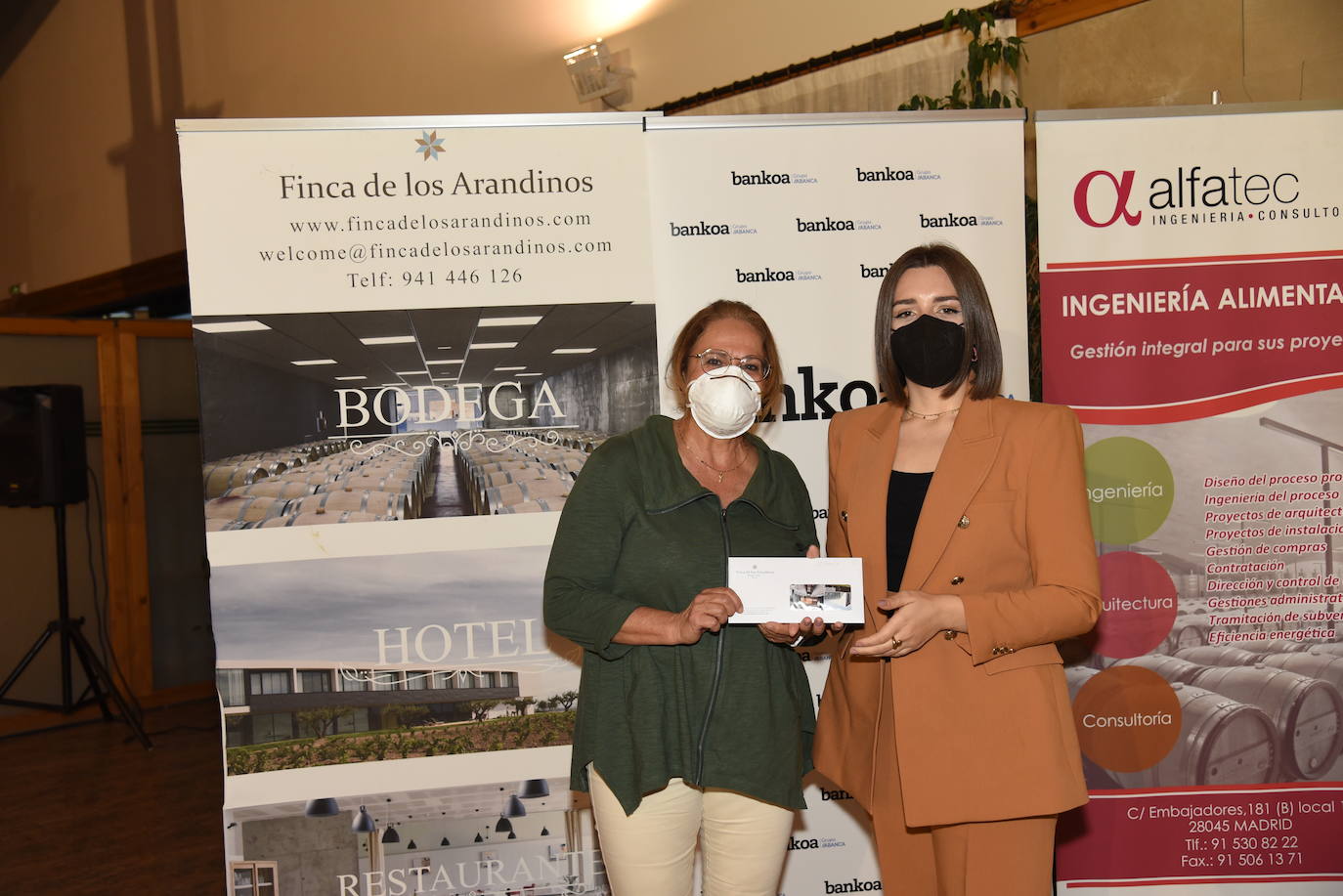 Los ganadores del torneo Bodegas Finca de los Arandinos de la Liga de Golf y Vino, organizado por lomejordelvinoerioja.com, recibieron sus premios.