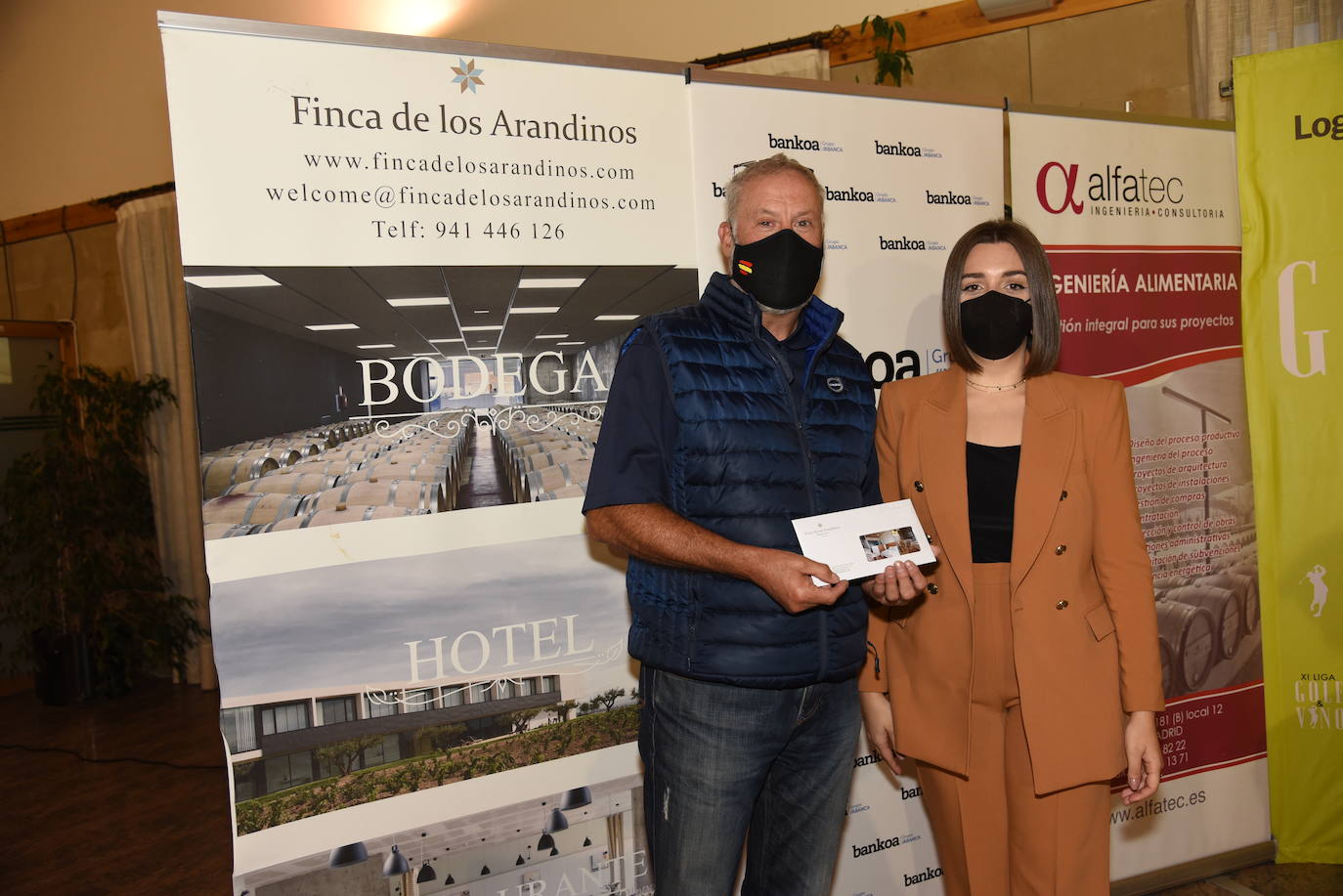 Los ganadores del torneo Bodegas Finca de los Arandinos de la Liga de Golf y Vino, organizado por lomejordelvinoerioja.com, recibieron sus premios.