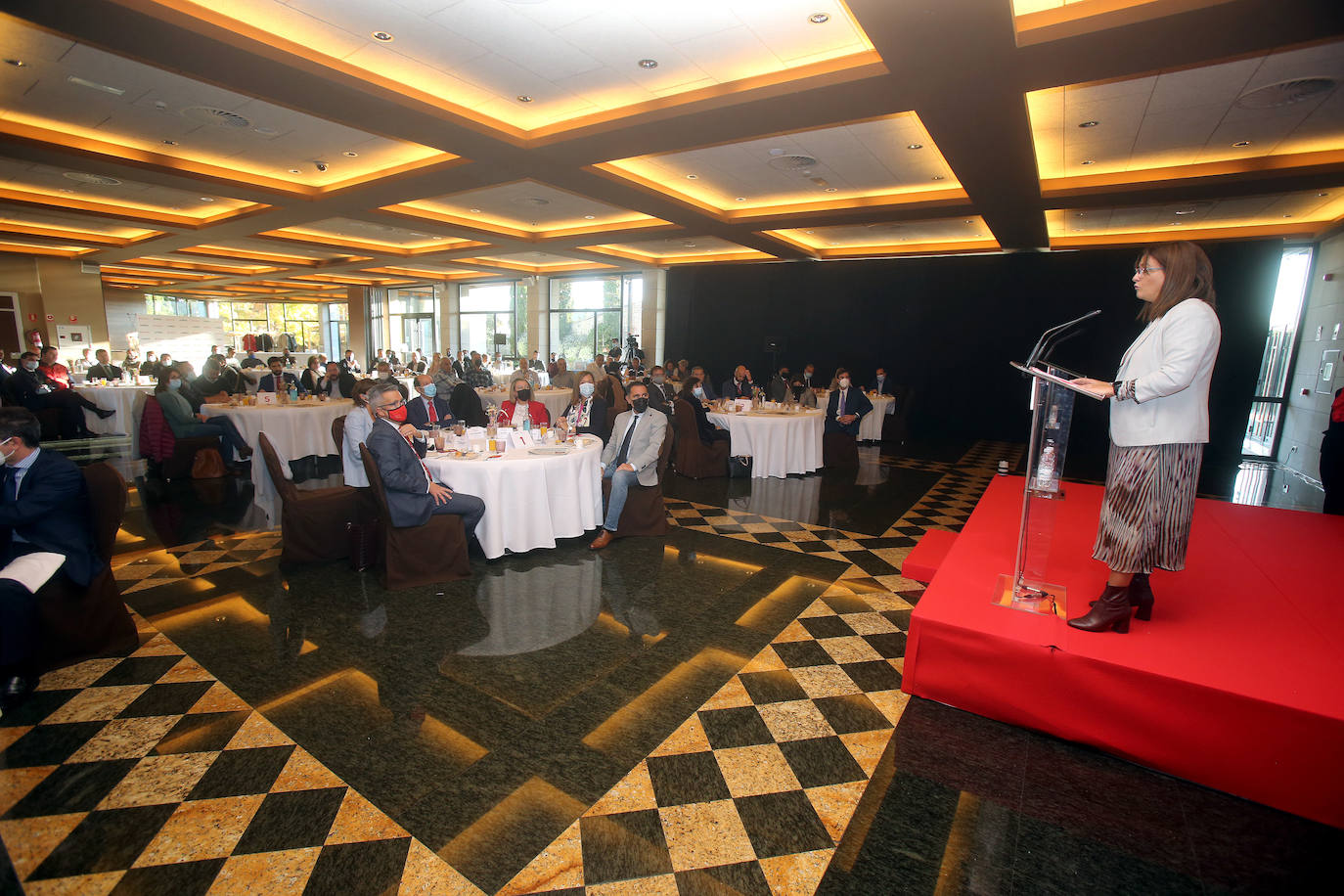 Fotos: Hita expone la política agraria regional en el Foro Agro Santander