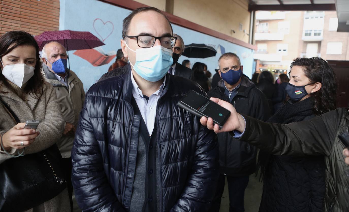 La comunidad educativa del colegio Sagrado Corazón (Jesuitas), donde estudiaba el pequeño asesinado, ha guardado un minuto de silencio