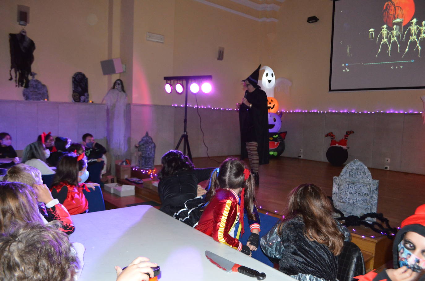 Fotos: Fiesta de Halloween en la Ermita de la Concepción en Calahorra