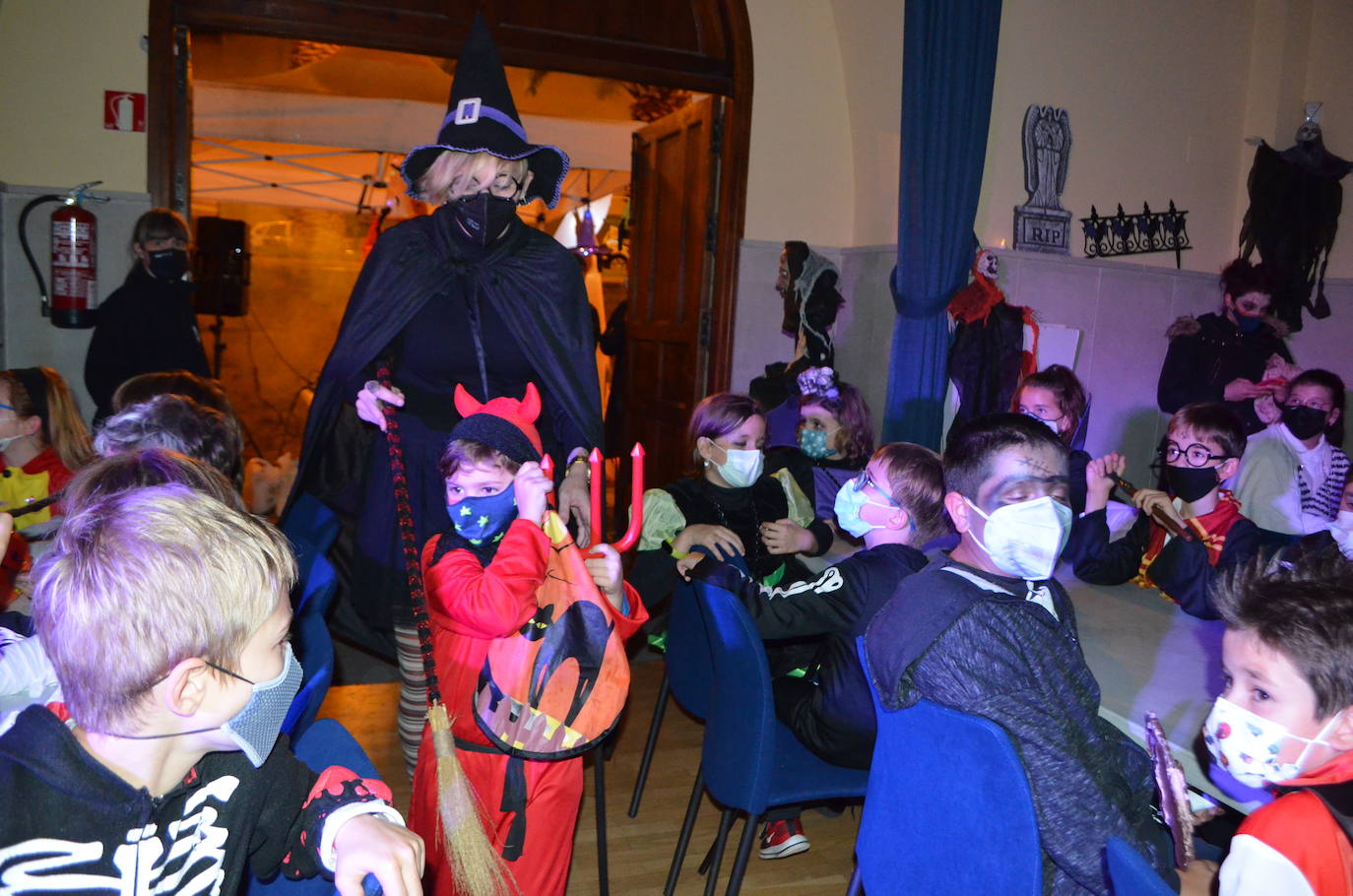 Fotos: Fiesta de Halloween en la Ermita de la Concepción en Calahorra