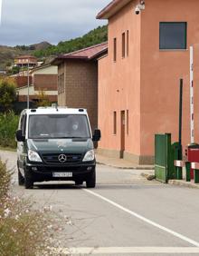 Imagen secundaria 2 - Almeida abandona la cárcel de Logroño rumbo a la prisión de Segovia