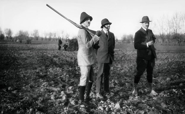 Alfonso XIII de caza en el coto de Aldovea. 1920. 