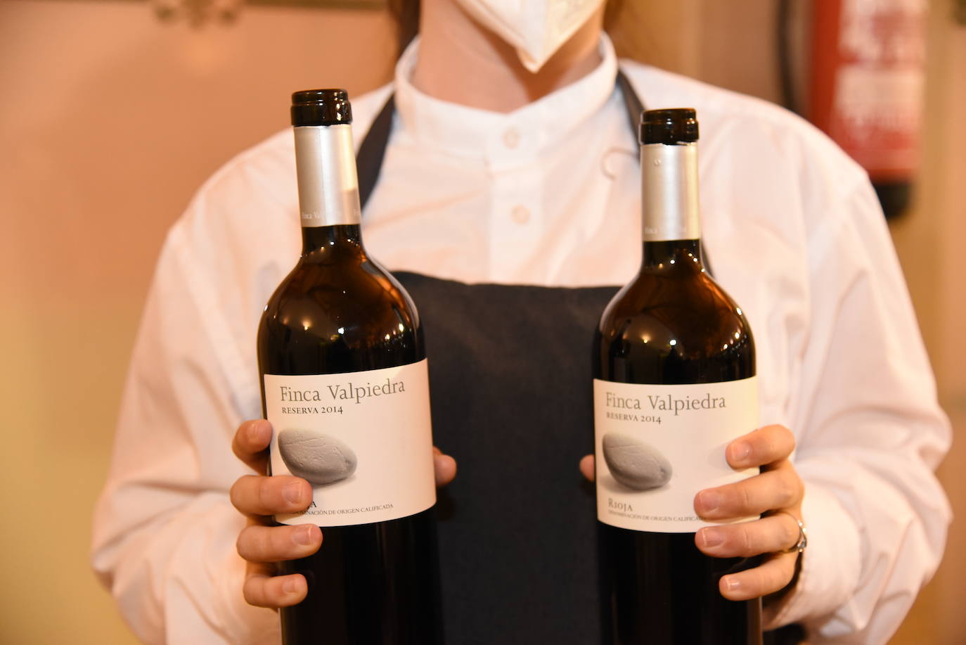 Los participantes en el torneo Finca Valpiedra, de la Liga de Golf y Vino, disfrutaron de la cata de dos caldos de Finca Valpiedra.