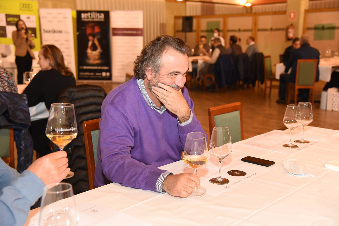 Los participantes en el torneo Finca Valpiedra, de la Liga de Golf y Vino, disfrutaron de la cata de dos caldos de Finca Valpiedra.