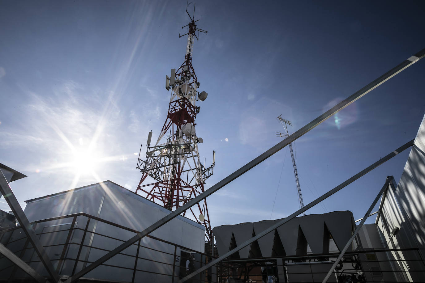 Fotos: Edificio de Telefónica, la fortaleza que habla un idioma propio