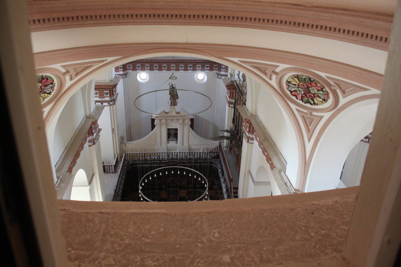 Fotos: El templo alfareño de San Miguel plantea acondicionar un paseo turístico bajo sus cubiertas