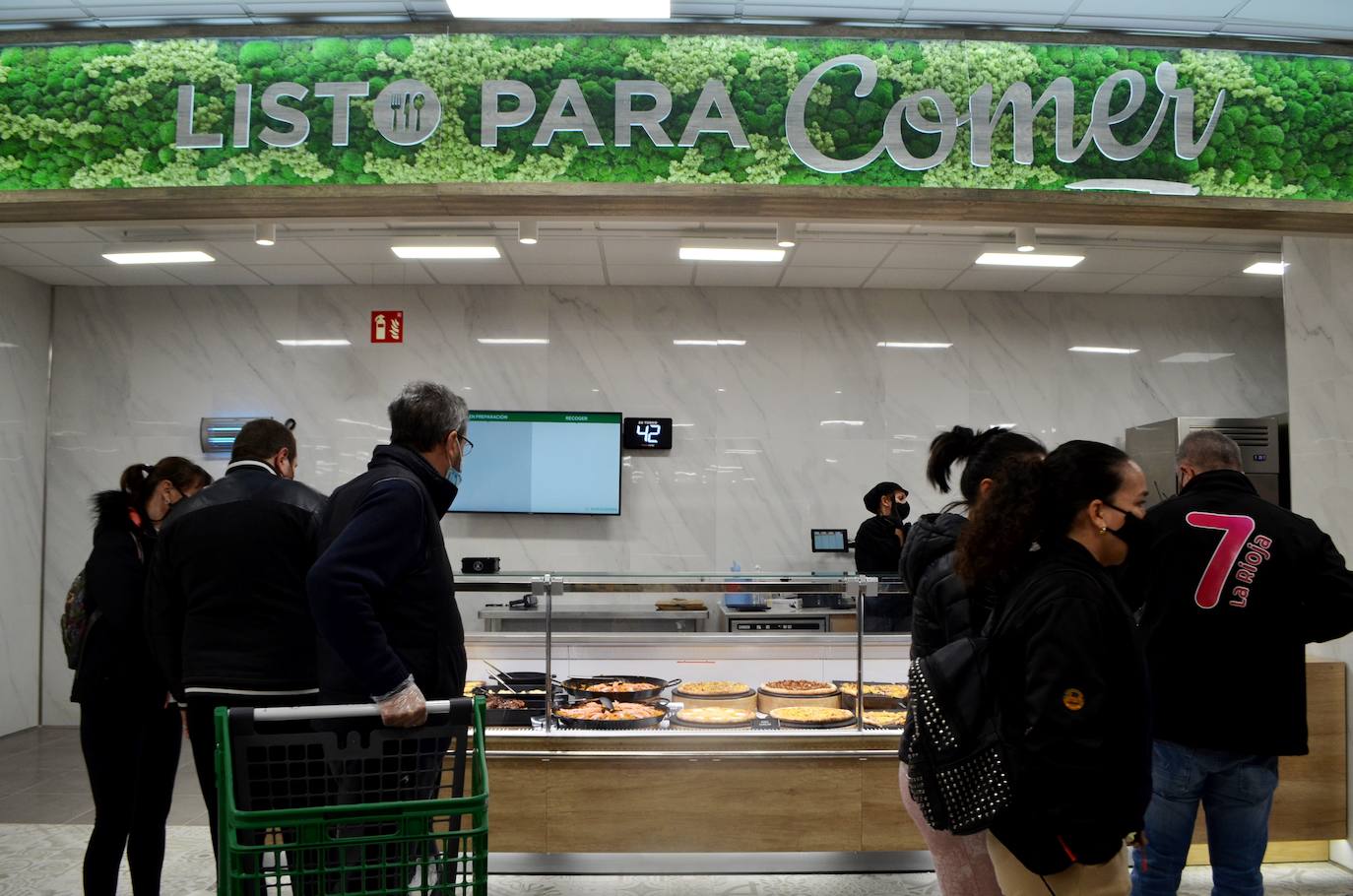 Fotos: Mercadona abre en el centro comercial ARCCA
