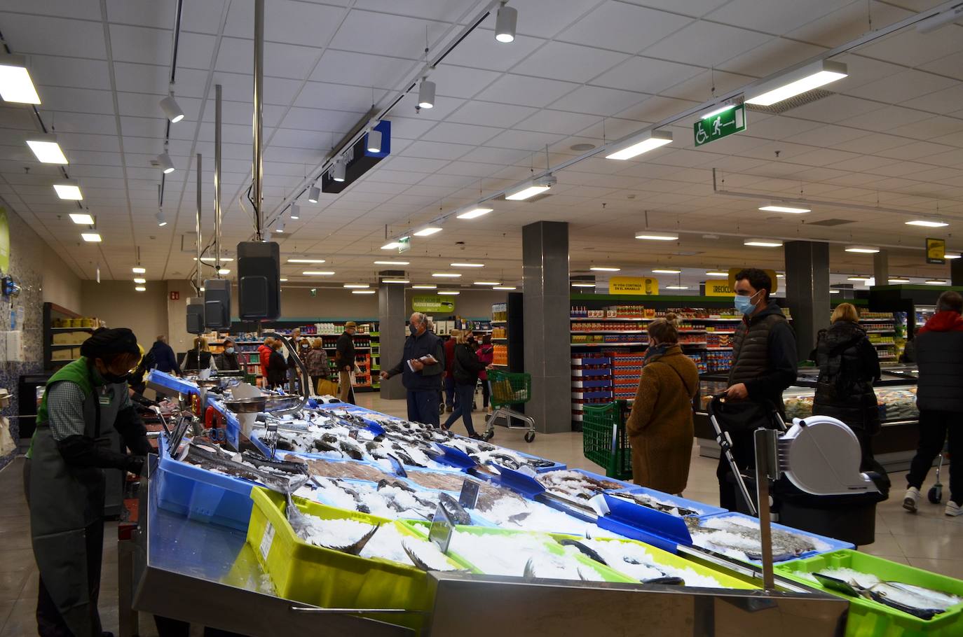 Fotos: Mercadona abre en el centro comercial ARCCA