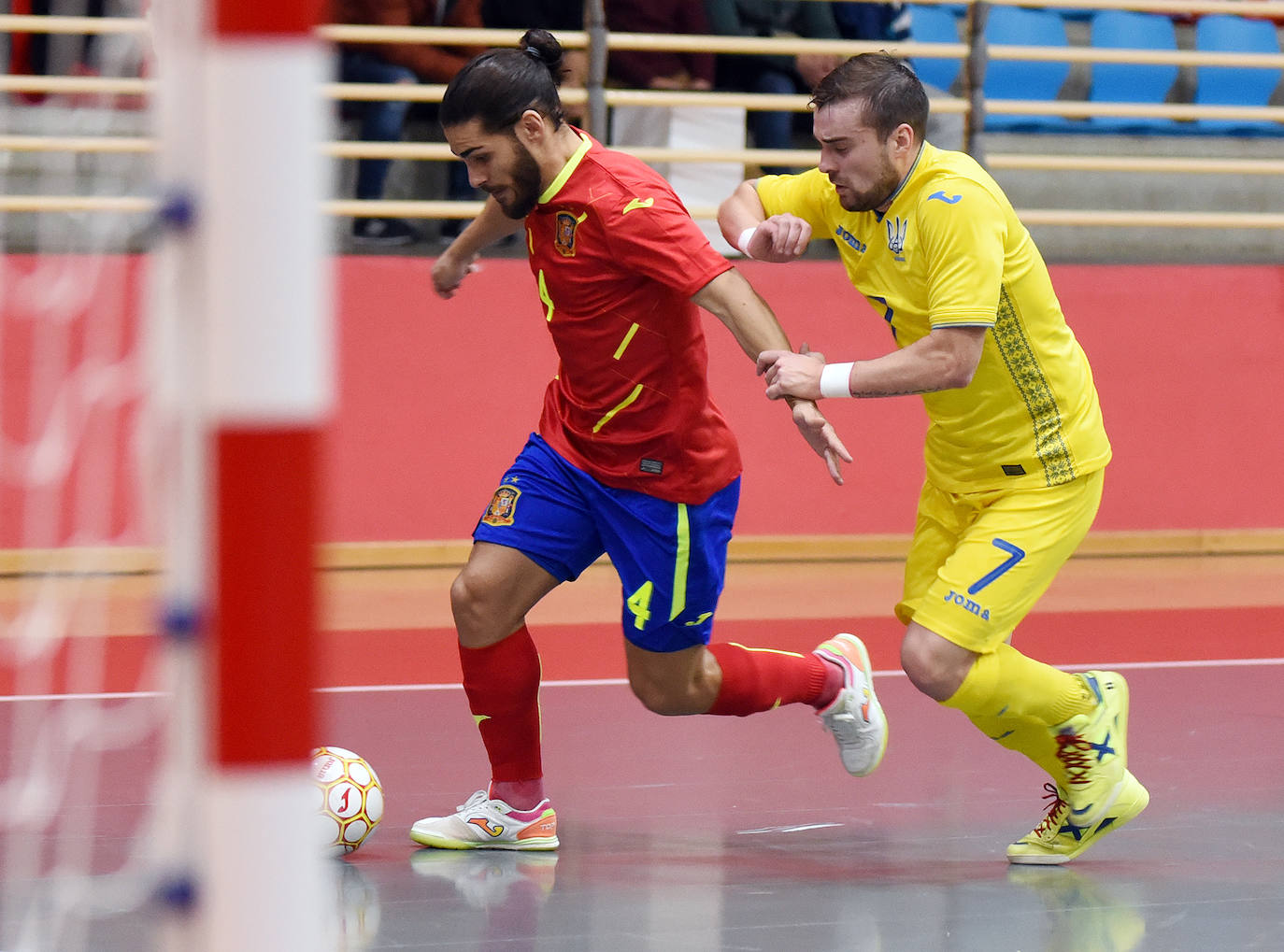 La selección de fútbol sala se ha impuesto en un partido de preparación disputado en la capital riojana