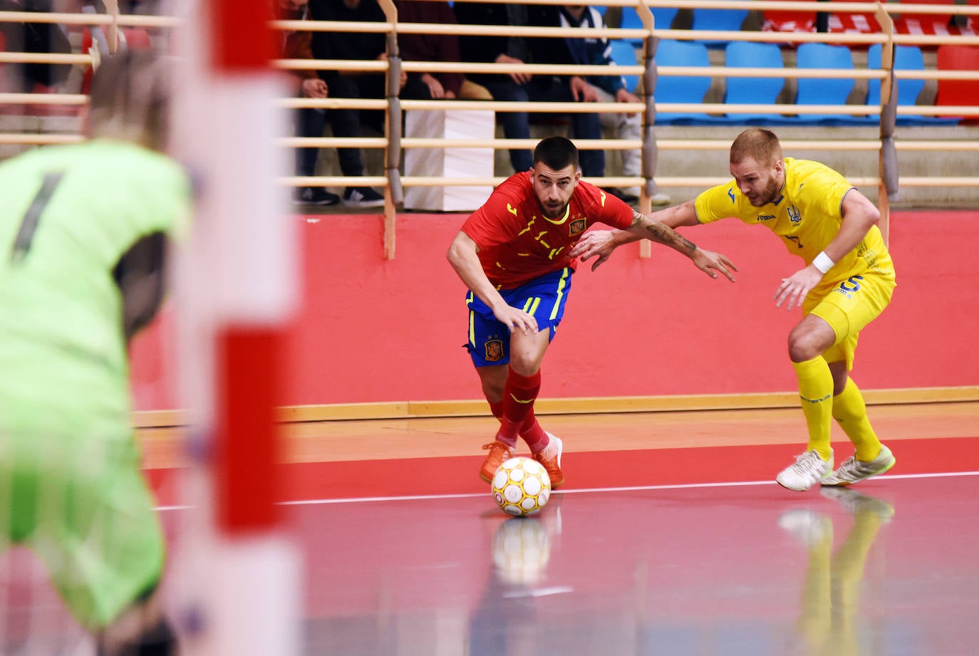 La selección de fútbol sala se ha impuesto en un partido de preparación disputado en la capital riojana