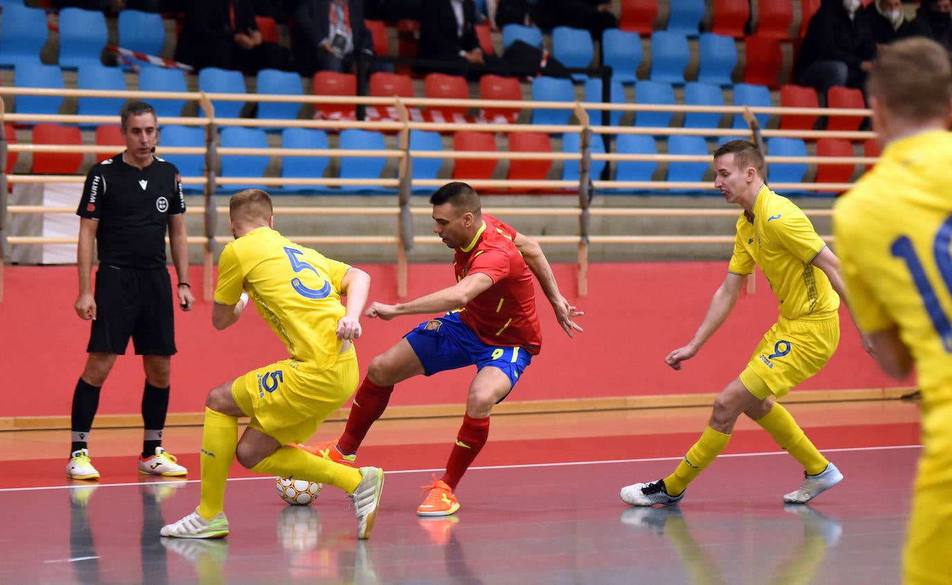 La selección de fútbol sala se ha impuesto en un partido de preparación disputado en la capital riojana