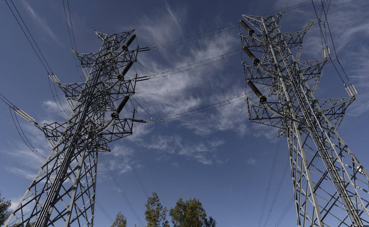 Torres eléctricas de alta tensión. 