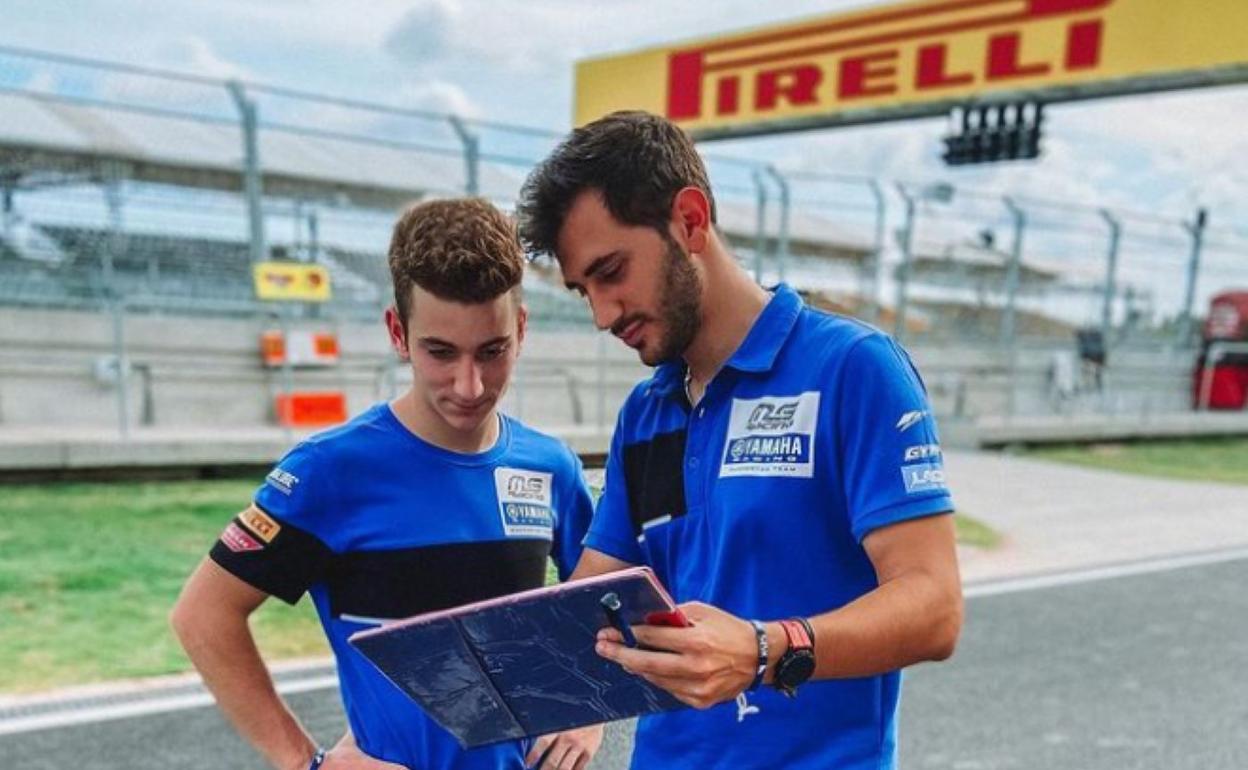 Orradre, estudiando el circuito indonesio con su equipo. 