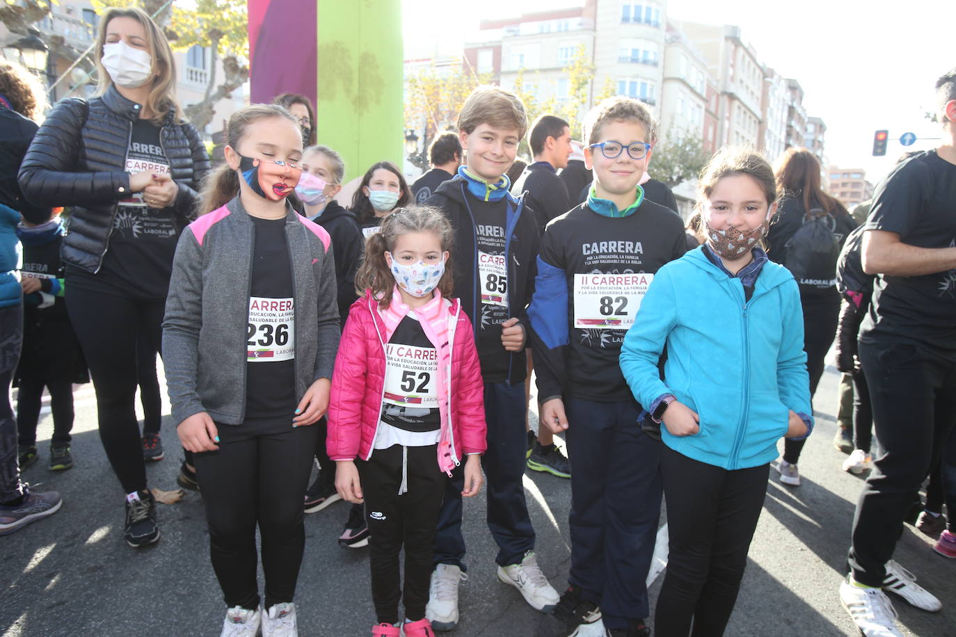 Unas 500 personas han participado esta mañana en la II Carrera por la Educación, la Familia y la Vida Saludable. 