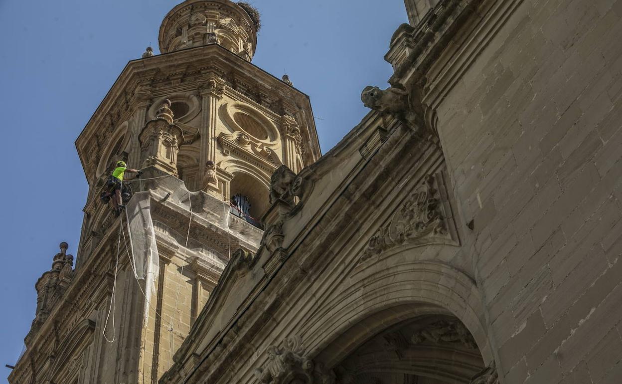 Una imagen de archivo de una intervención en La Redonda el pasado mes de agosto. 