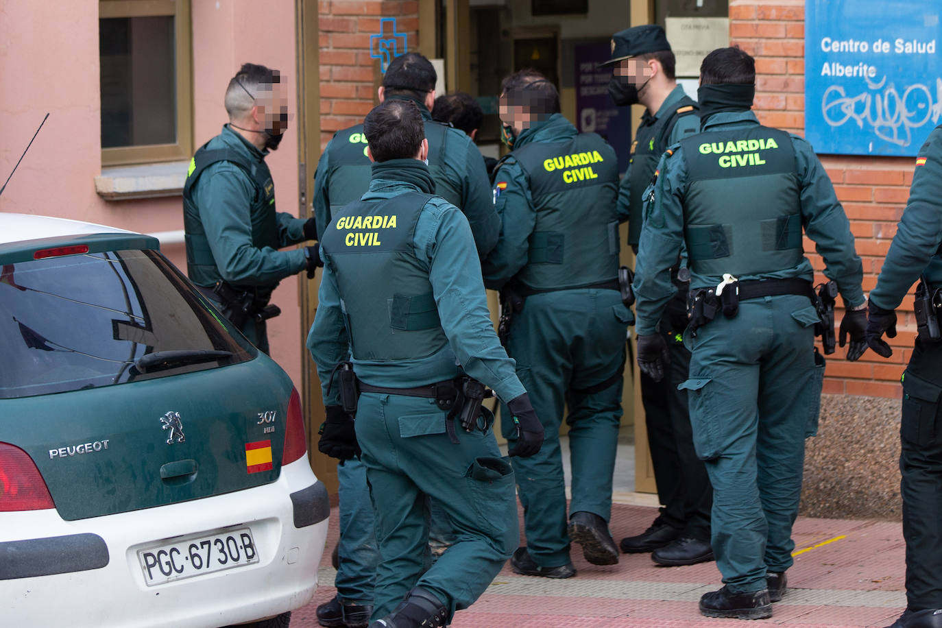 El hombre se había atrincherado en su casa antes de ser arrestado