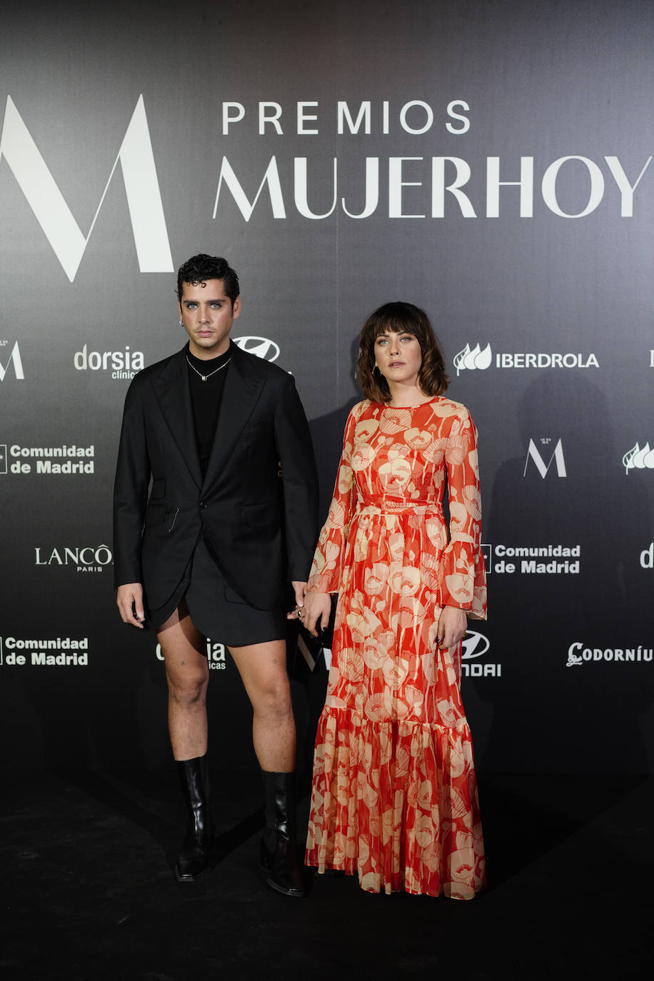 El actor y director Eduardo Casanova, con la actriz María León. 