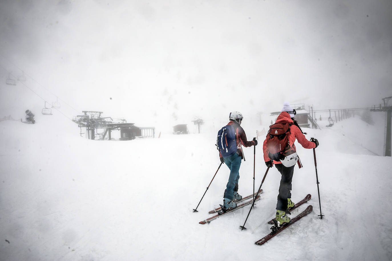 Fotos: Valdezcaray se llena de nieve e inicia este sábado la temporada