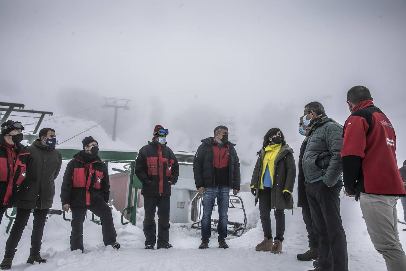 Fotos: Valdezcaray se llena de nieve e inicia este sábado la temporada