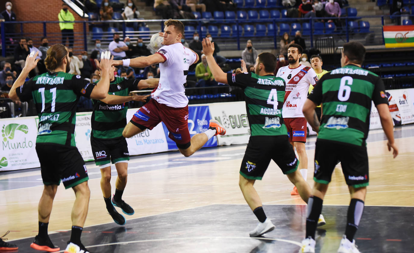 Fotos: Las imágenes del triunfo del BM Logroño ante el Anaitasuna