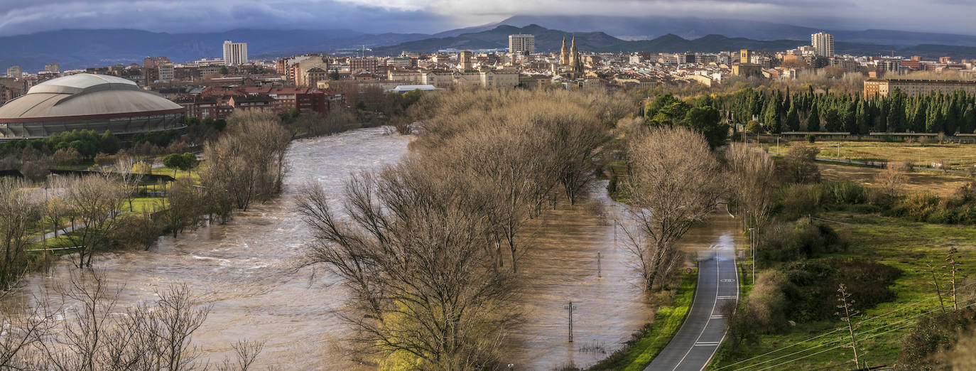 Fotos: Las espectaculares imágenes del río en Logroño