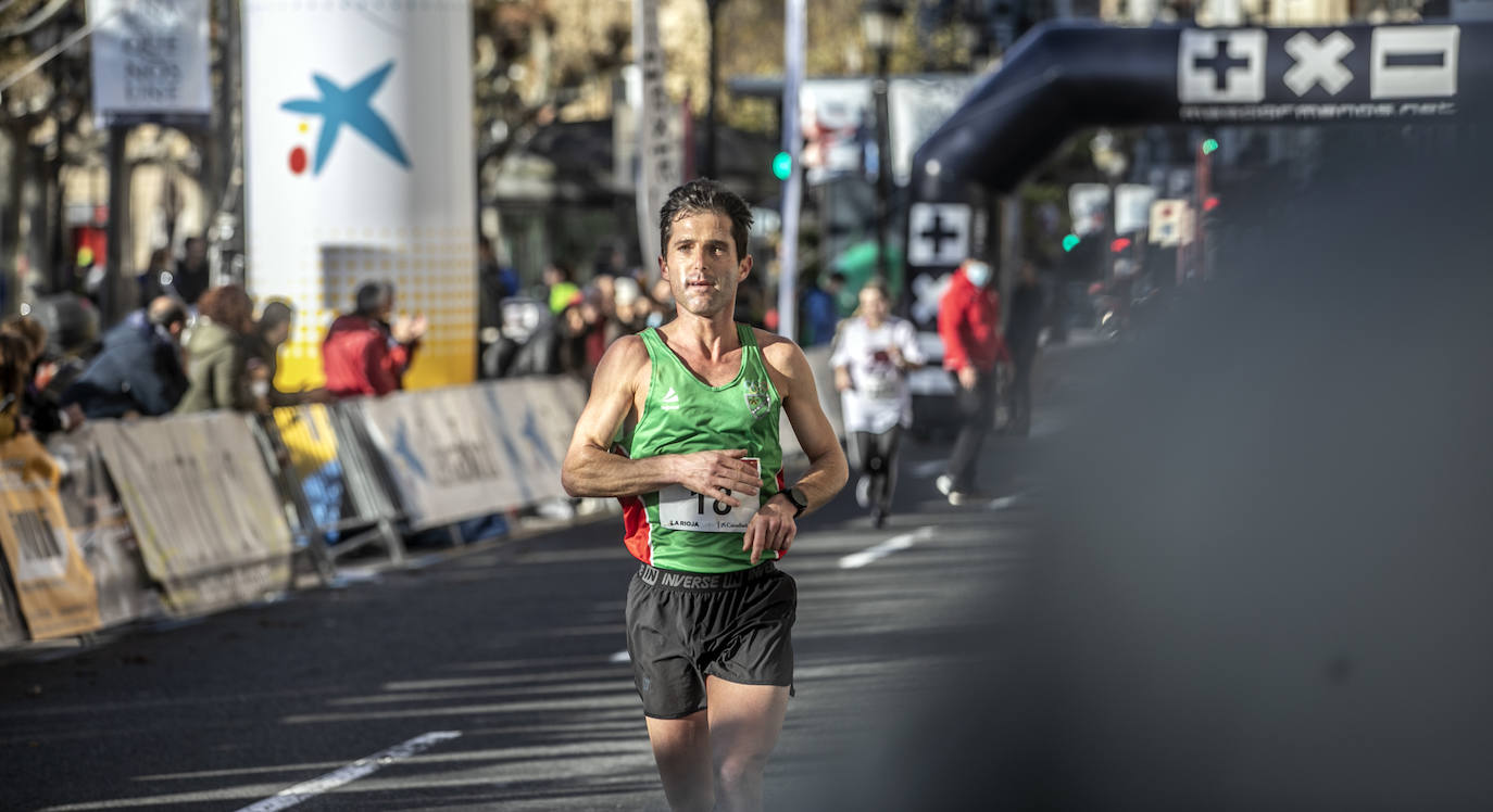 Fotos: La llegada a la meta en la Media Maratón de La Rioja