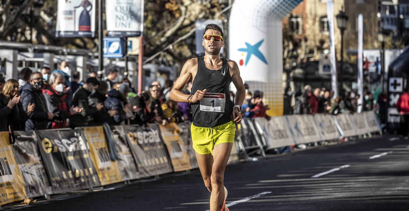Fotos: La llegada a la meta en la Media Maratón de La Rioja