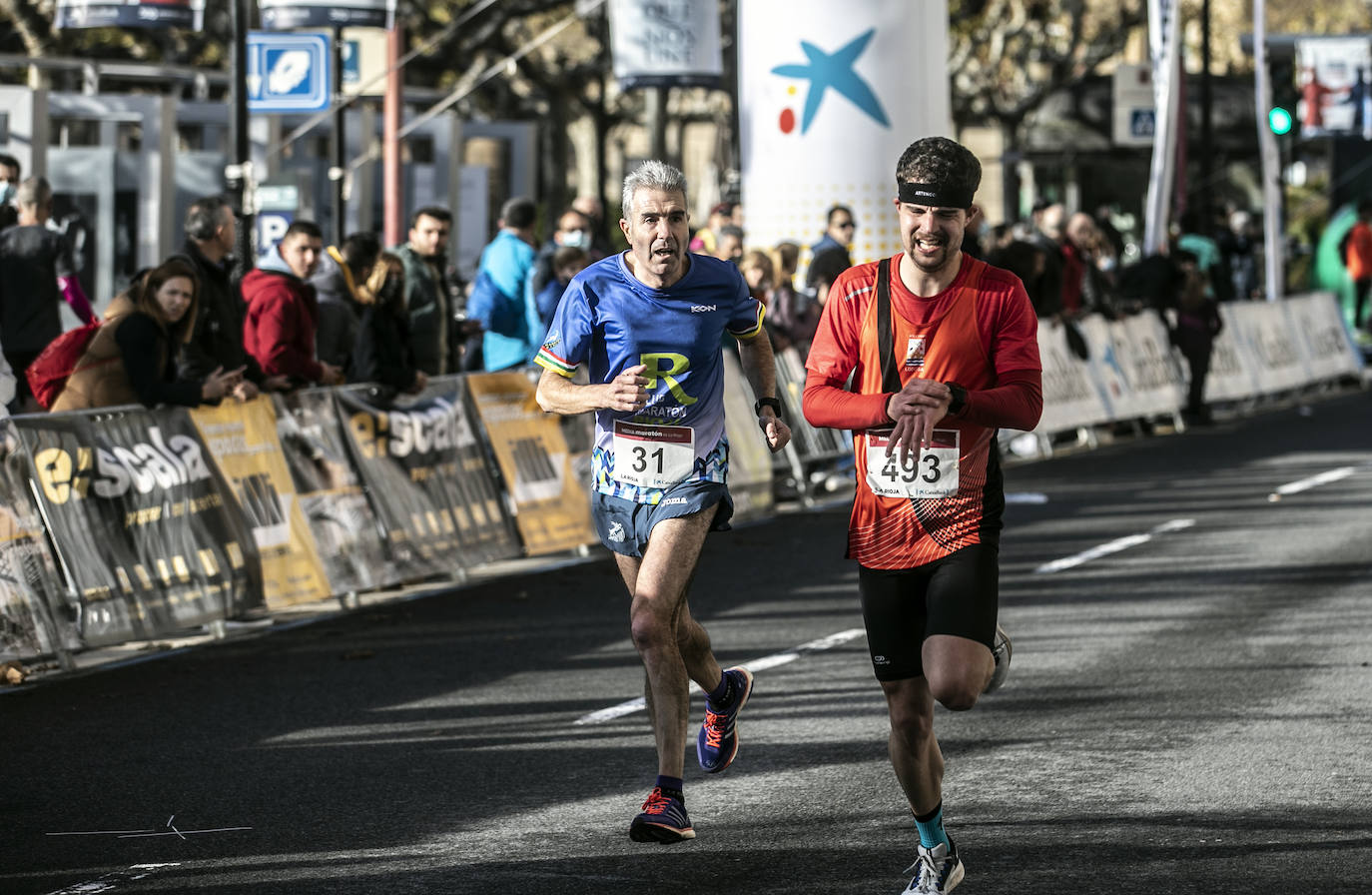 Fotos: La llegada a la meta en la Media Maratón de La Rioja
