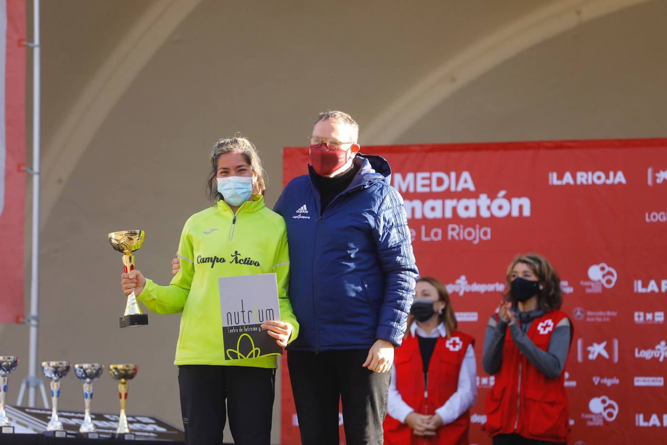 Fotos: El podio y los premios de la Media Maratón de La Rioja