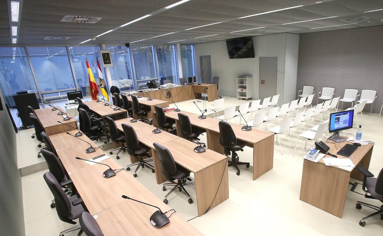 El macrojuicio por drogas se aplaza a este martes para garantizar las medidas frente al COVID