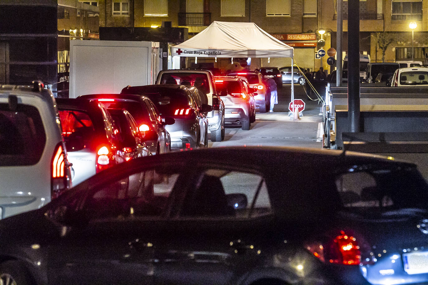 Fotos: Largas colas para pruebas PCR en La Rioja