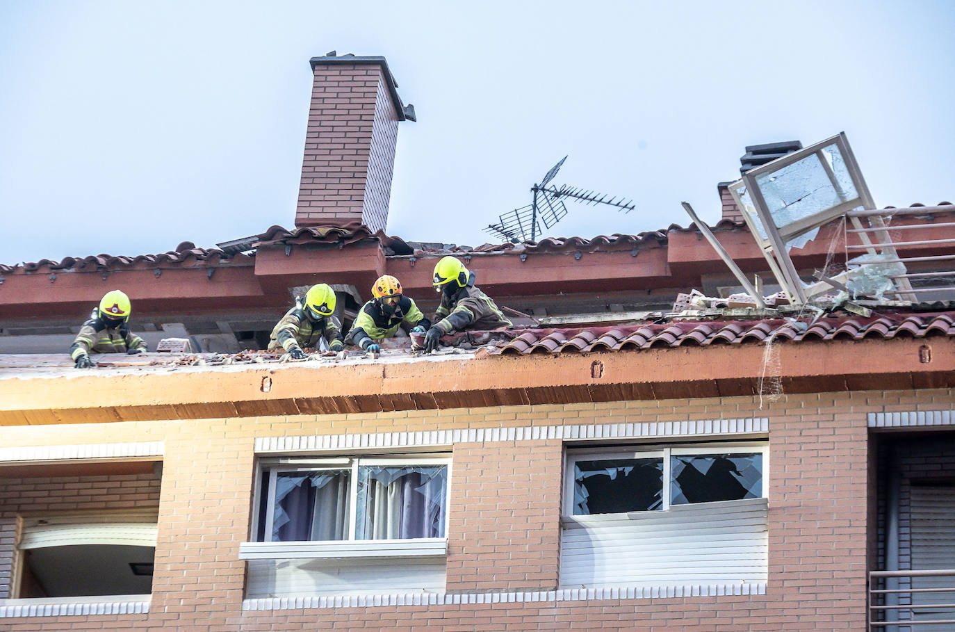 Fotos: Explosión de gas en un ático de Lardero