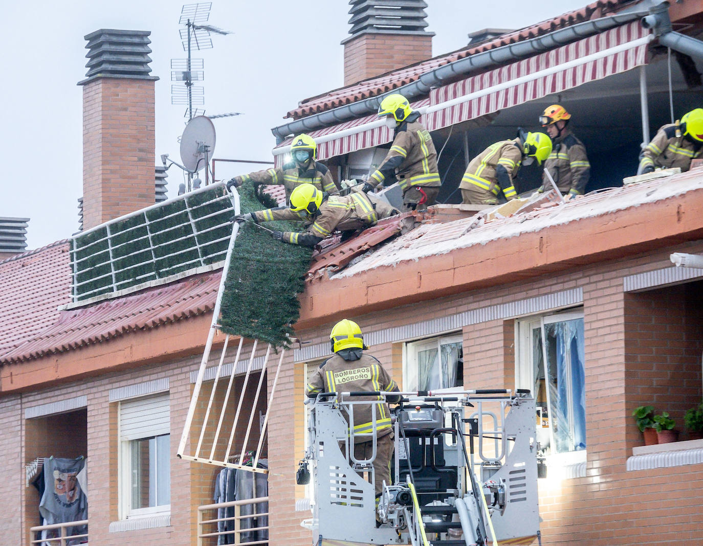 Fotos: Explosión de gas en un ático de Lardero