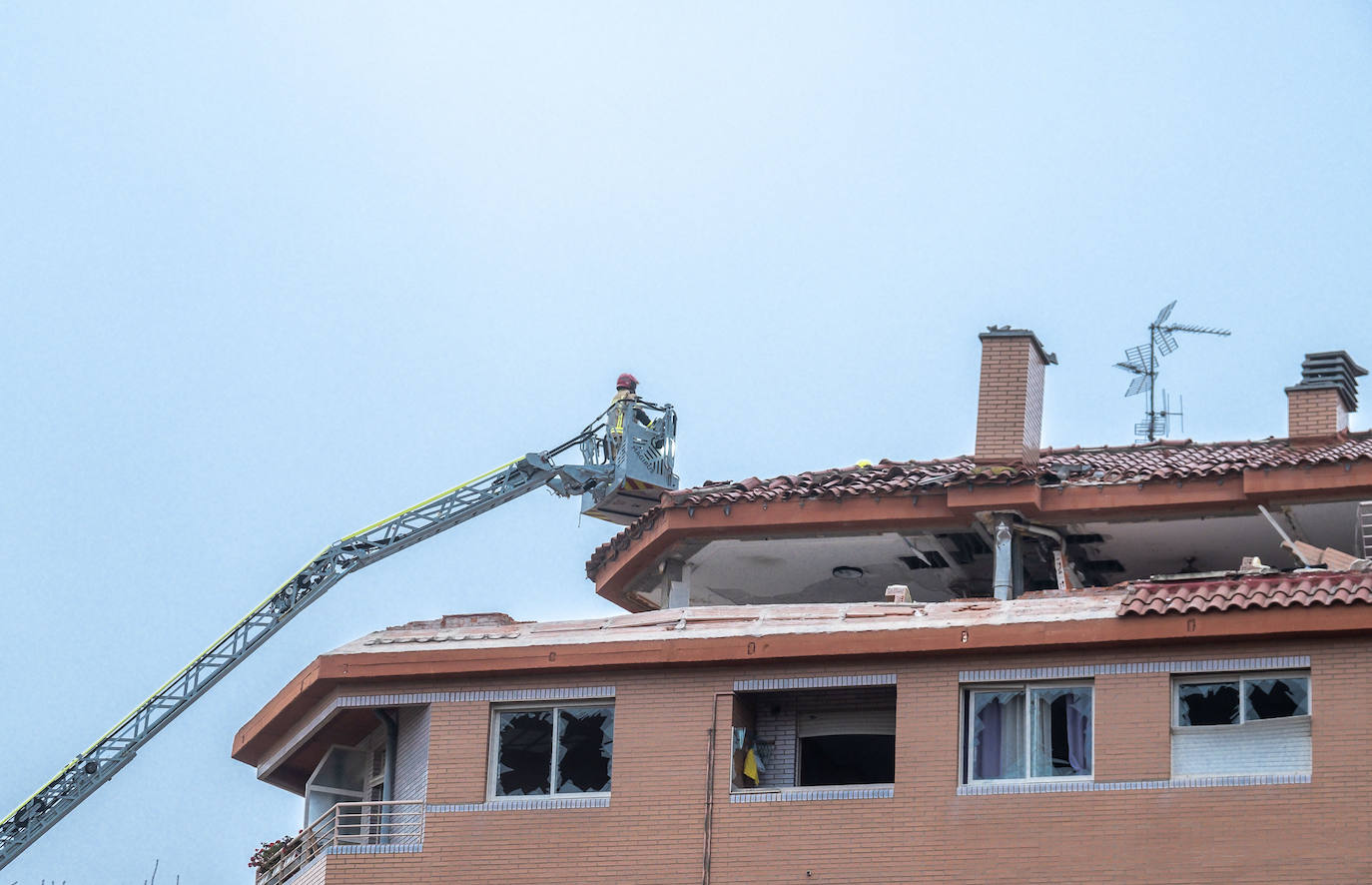 Fotos: Explosión de gas en un ático de Lardero